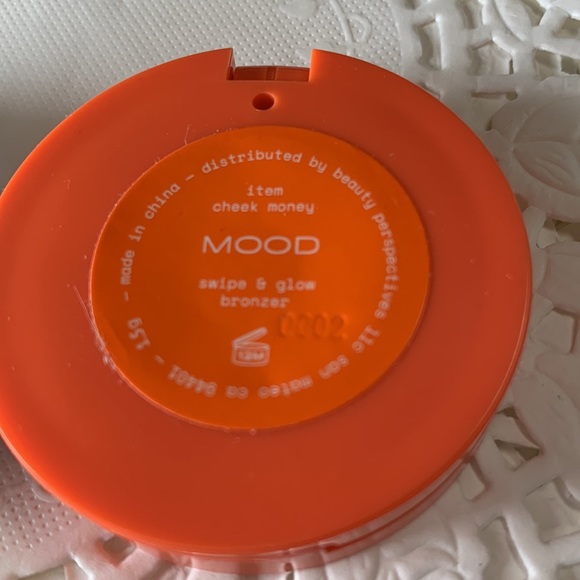 NYC Eyeshadow Duo in Cobble Hill New. Mood by Beauty… & Cinnamon Sucre by ColorD - Picture 9 of 10